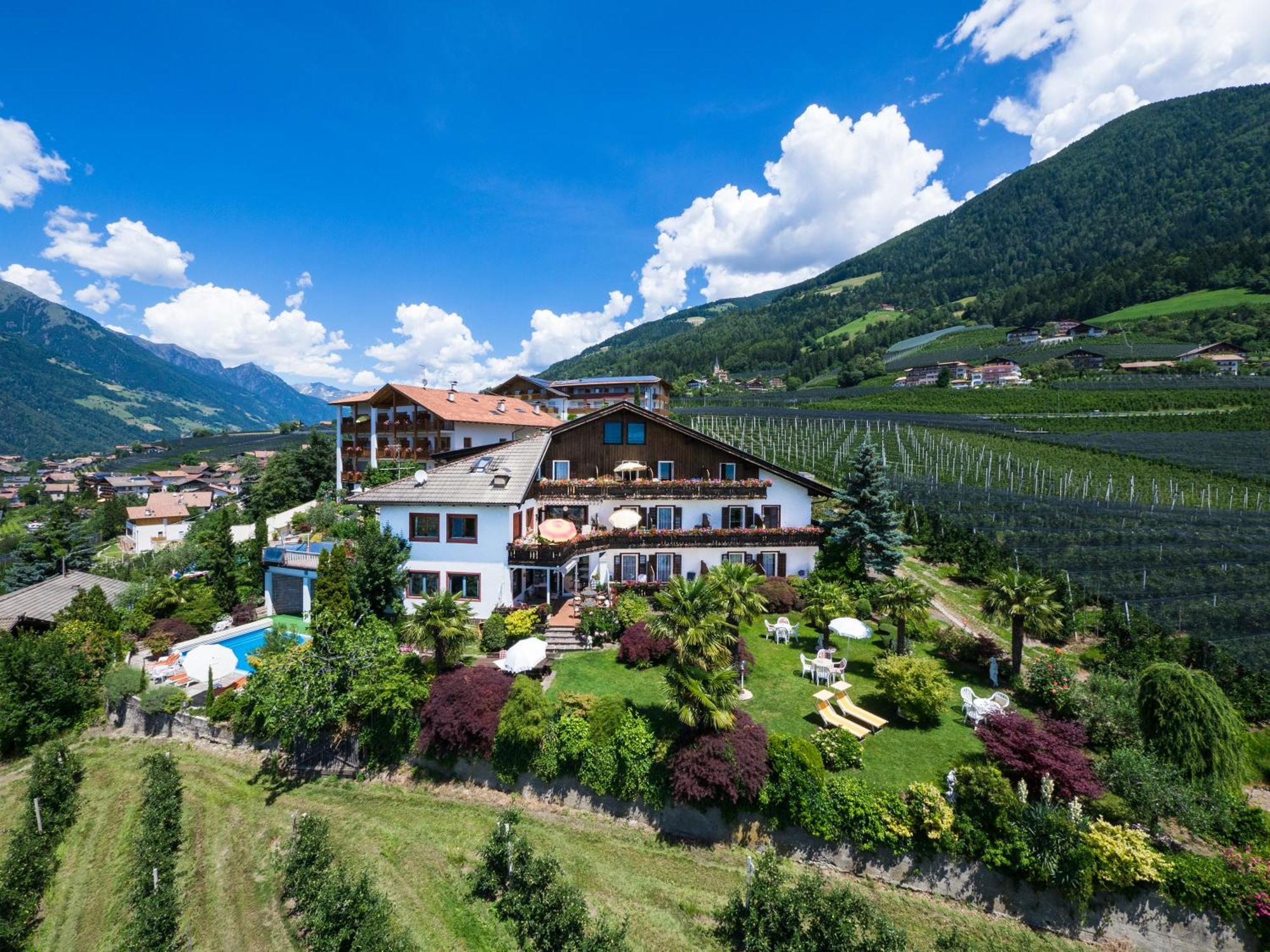Pension Zum Burggraefler Schenna Exteriér fotografie